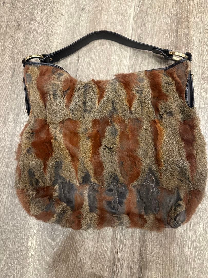 早い者勝ち✨FENDI フェンディ　肩がけハンドバッグ　✨