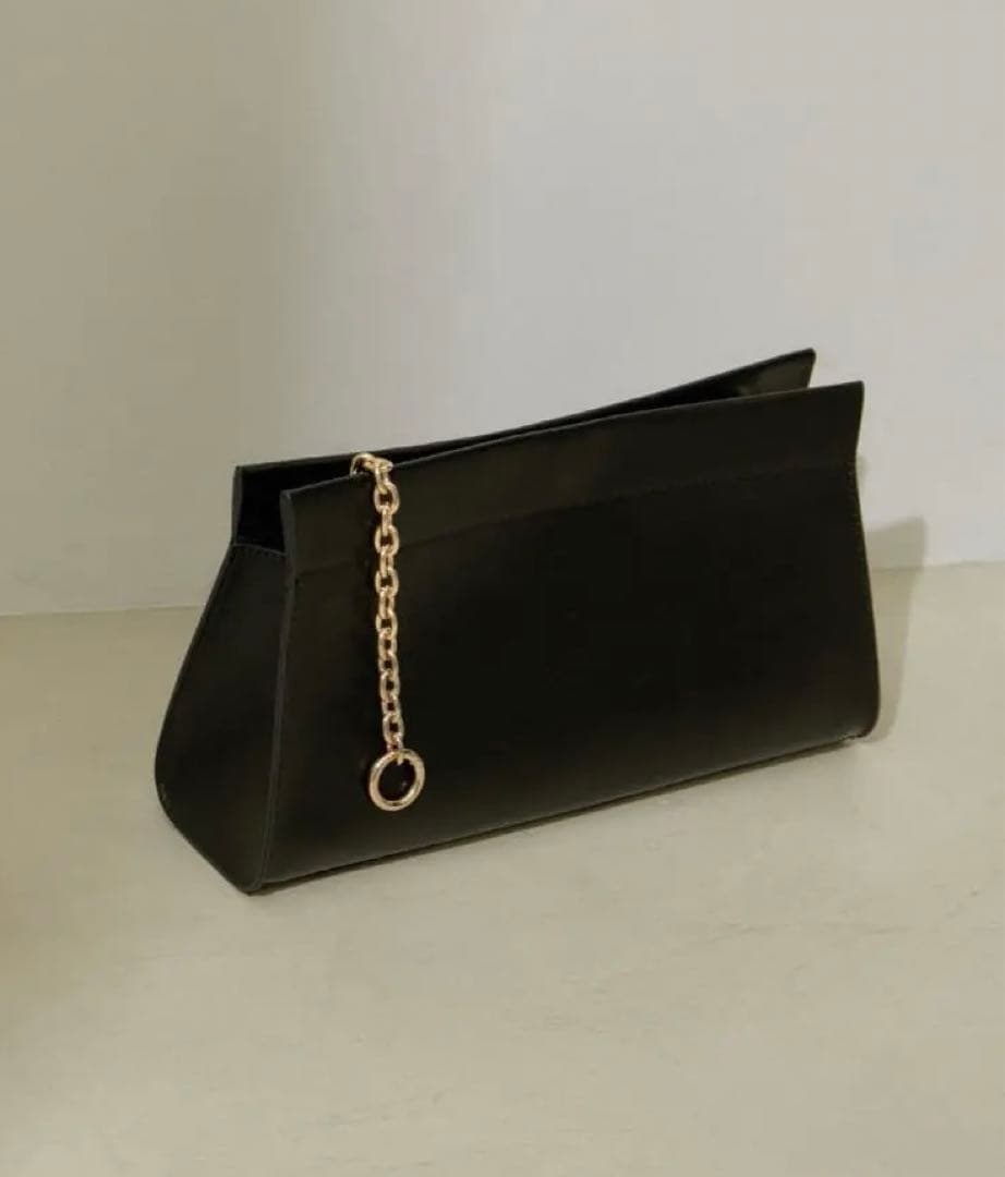 未使用級☆サロンアダムエロペ　2WAYスクエアチェーンクラッチショルダーバッグ