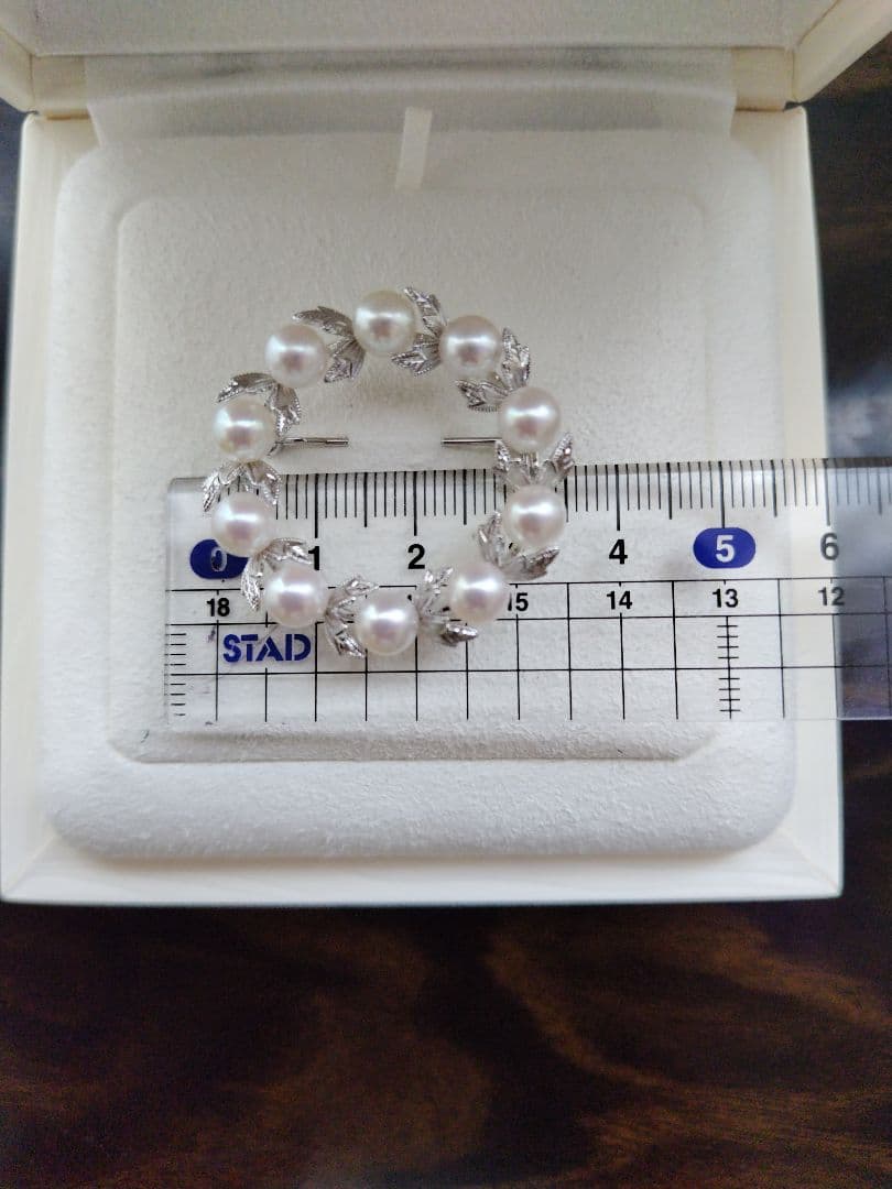 MIKIMOTO　ミキモト　ブローチ　サークル（直径3.5㌢）真珠5.5㍉　ＳＶ
