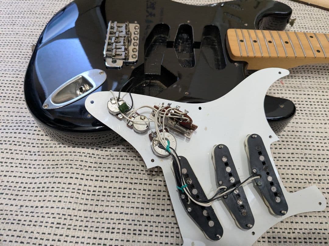 Fender Japan Stratocaster MST-32 レア仕様