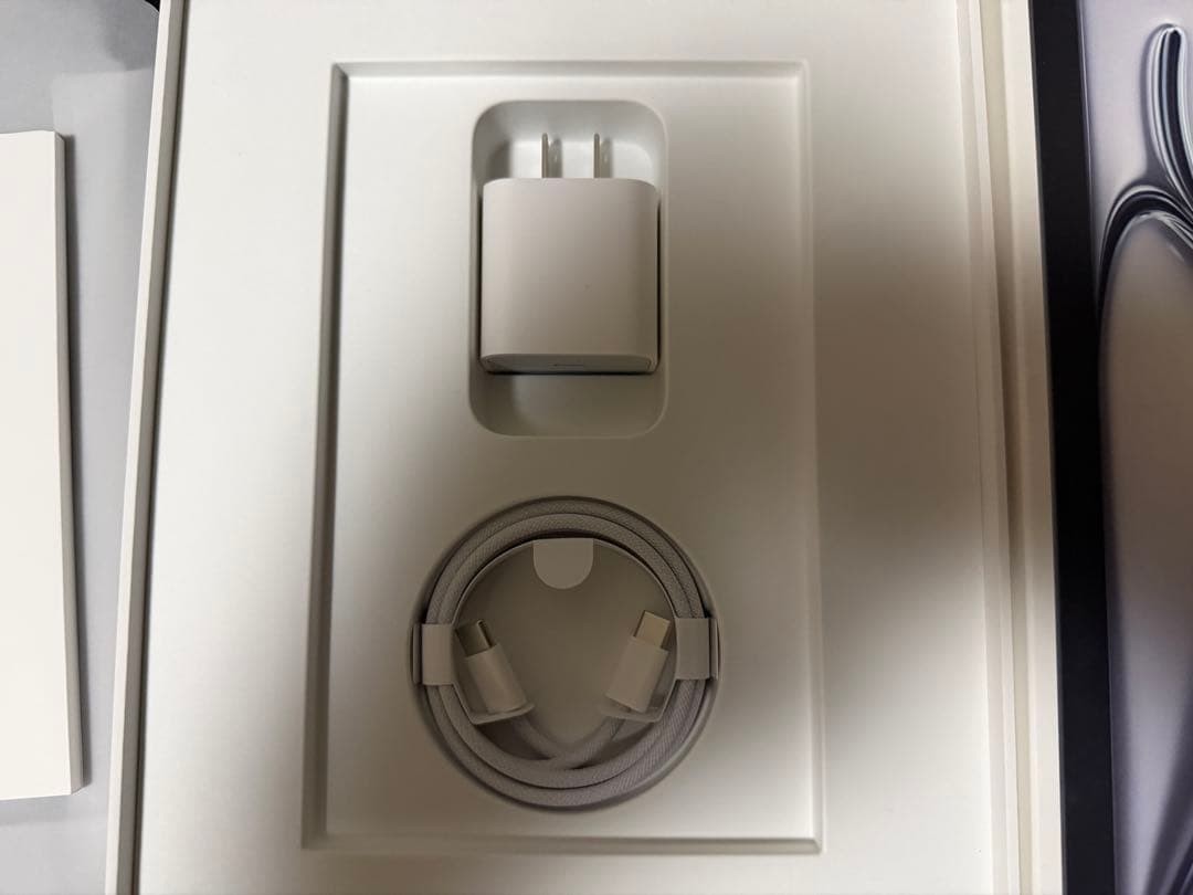 iPad Air m2 128GB A2902 11インチ　第6世代