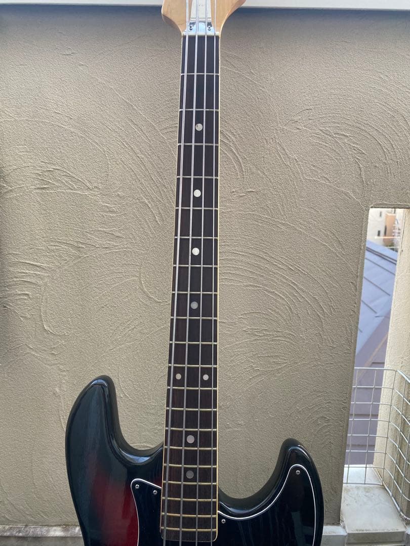 tritmph(トリンプ/エレキベース/ビザール/日本製)