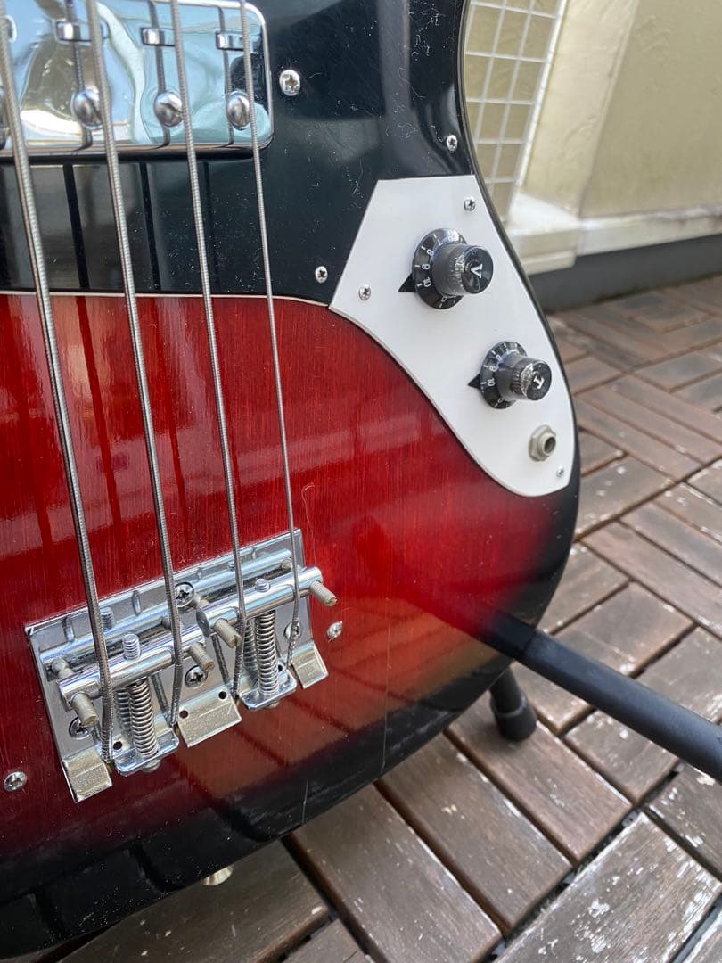 tritmph(トリンプ/エレキベース/ビザール/日本製)