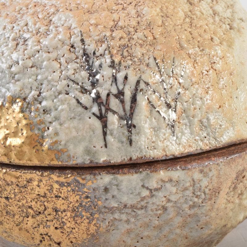 茶道具　小川勲作　金彩　残雪　香合　共箱　V　8775