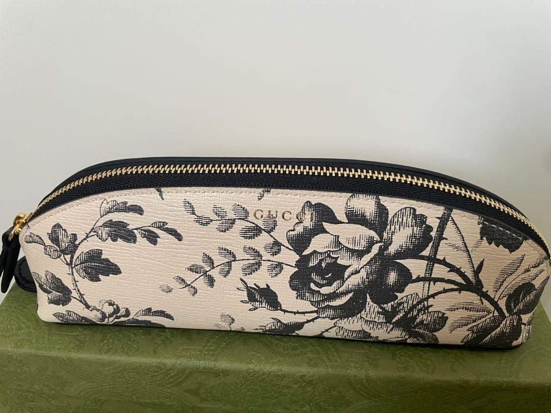 【新品】GUCCI　筆箱ペンケース　ハーバリウム