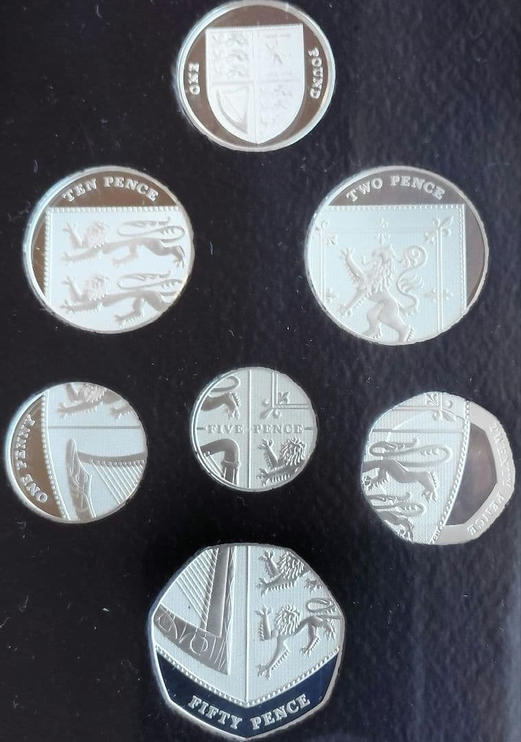 NOEL Tukoi★ Shield of Arms（銀貨7枚）