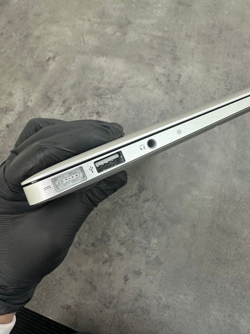 Apple MacBook Air 13インチ