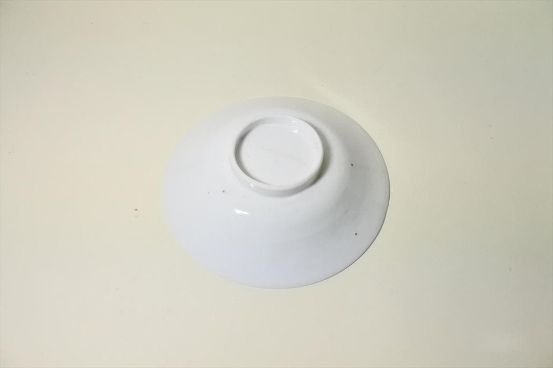 江戸前期　古九谷　白磁　陽刻紋　平鉢　骨董品　アンティーク