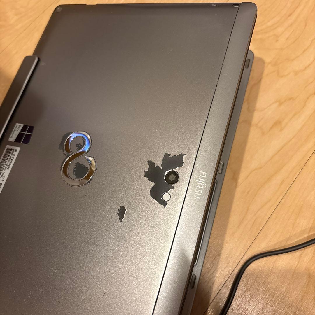 Windows10搭載 タブレットPC 富士通