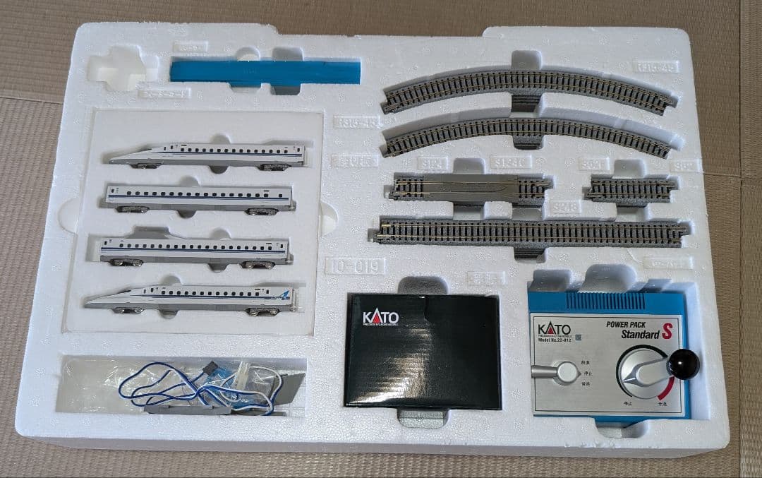 KATO NゲージスターターセットN700A新幹線セットとV2立体交差線路セット