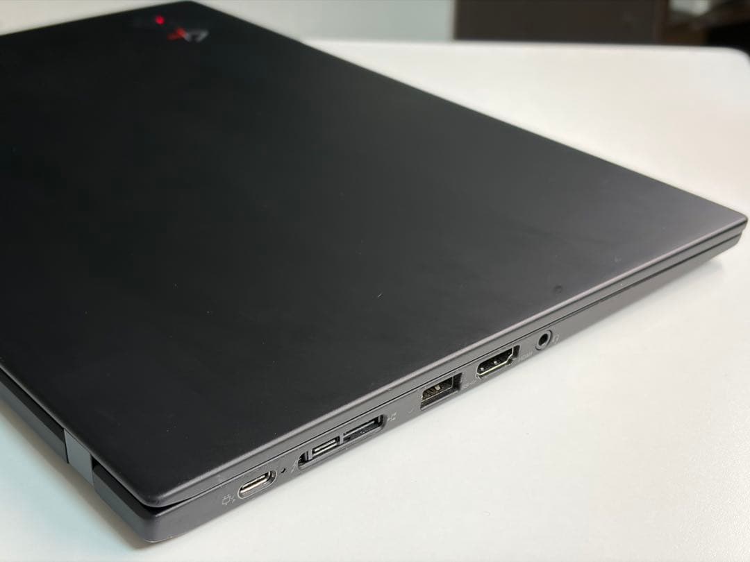 M*a様 ThinkPad X1 Carbon gen8 i7 16GB 512