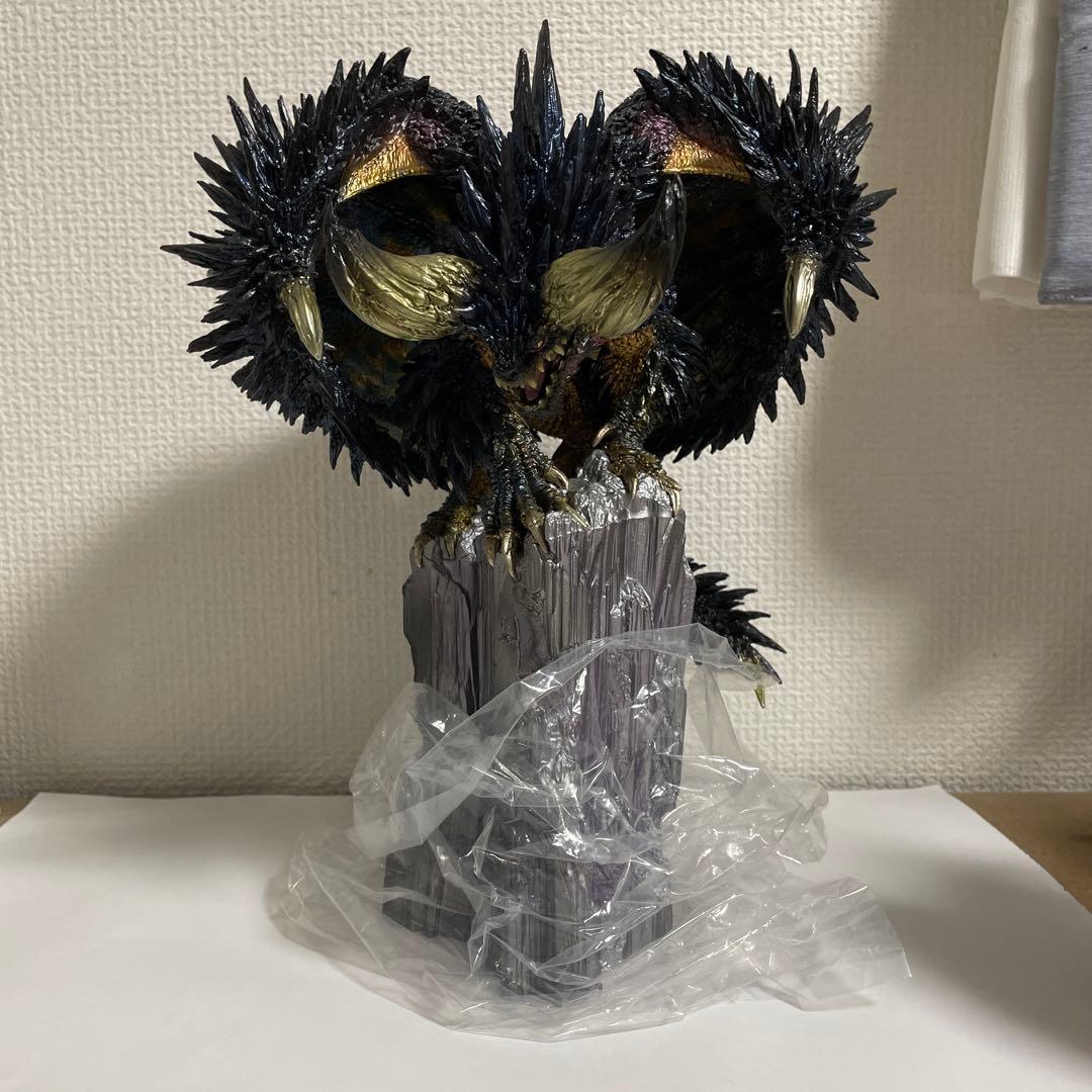 歴戦王　ネルギガンテ　クリエイターズモデル　フィギュア　CFB