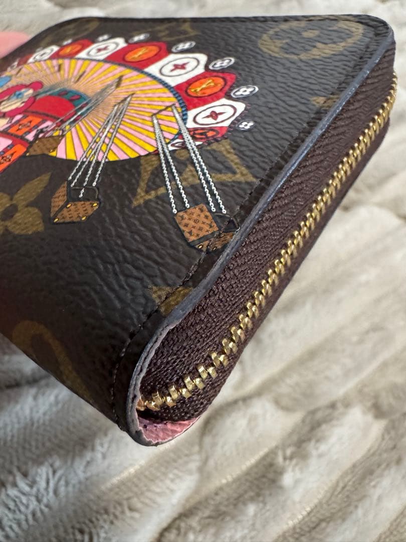 【ともみん】ルイヴィトン ヴィヴィエンヌ ジッピーパース 村上隆