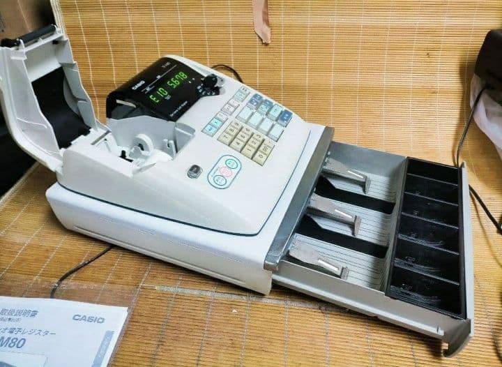 カシオレジスター　TE-M80　中古品　人気機種感熱紙　送料無料　801121