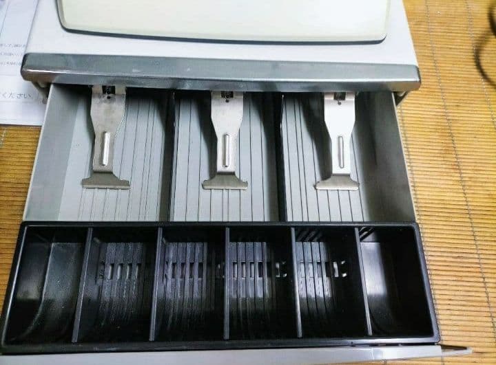 カシオレジスター　TE-M80　中古品　人気機種感熱紙　送料無料　801121