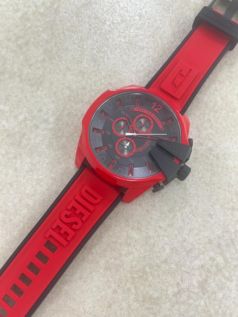 【赤だけに大赤字！】DIESEL 時計 品番：DZ4526