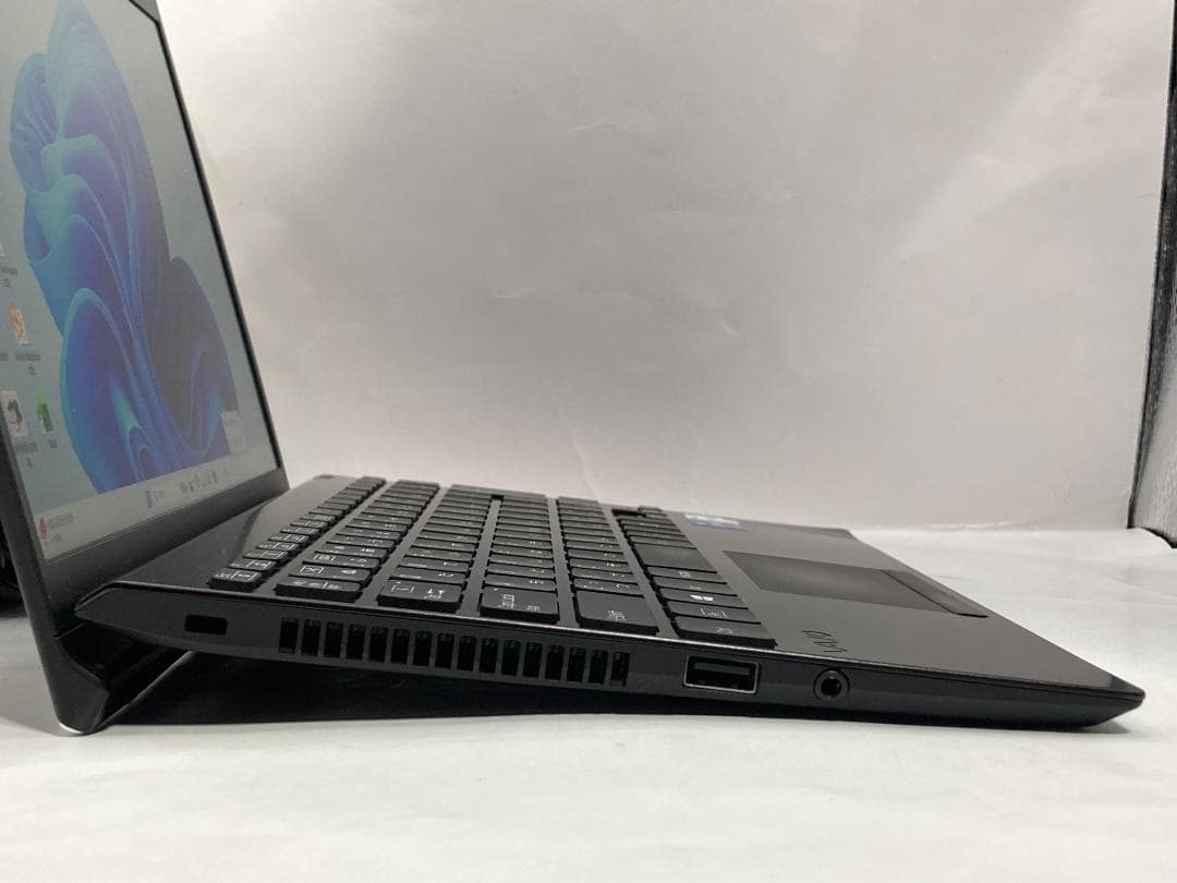 爆速11世代i5/SSD512GB/Office/超軽量887g VAIO