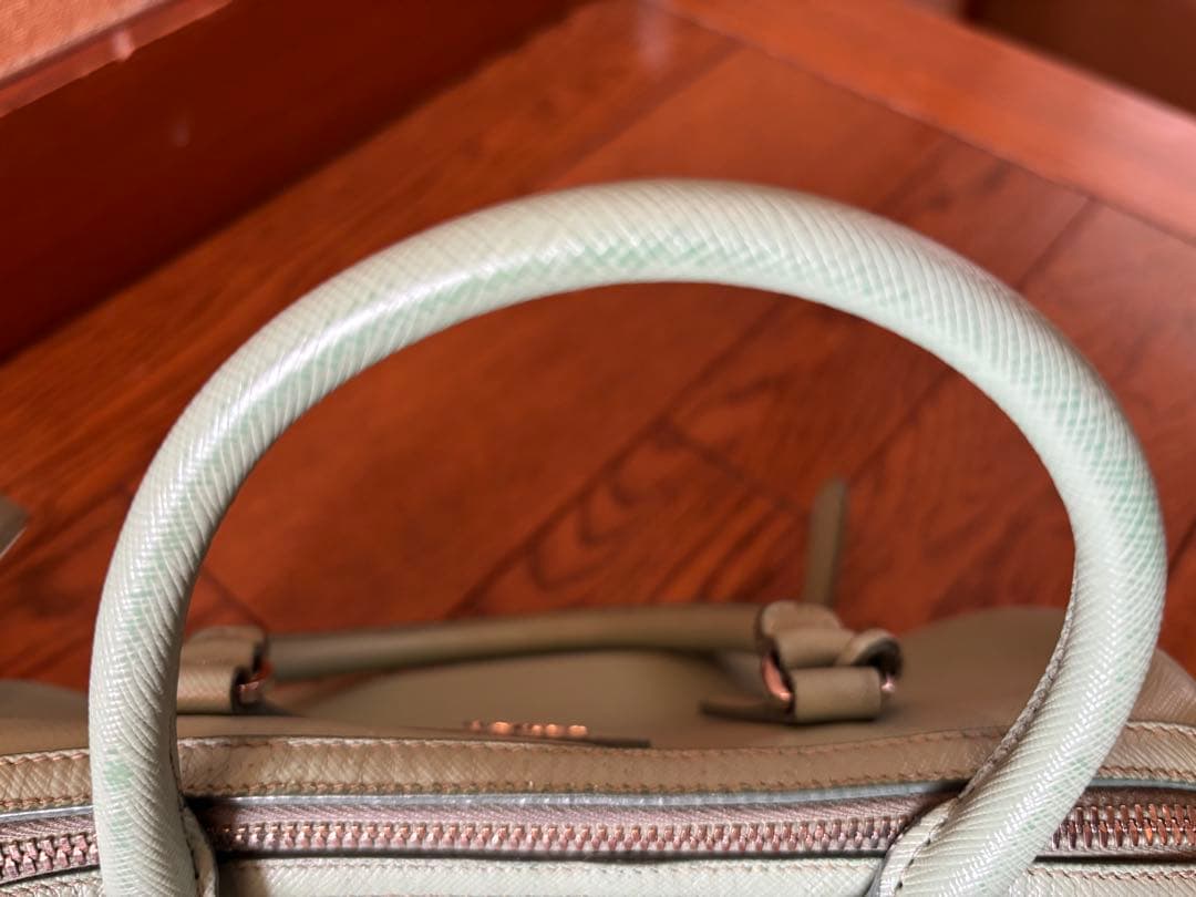 PRADA ミントグリーン ショルダーバッグ