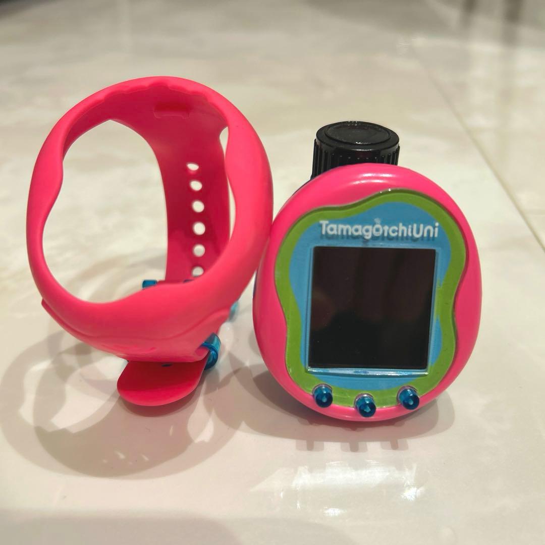 Tamagotchi Uni ピンク　付属充電器つき