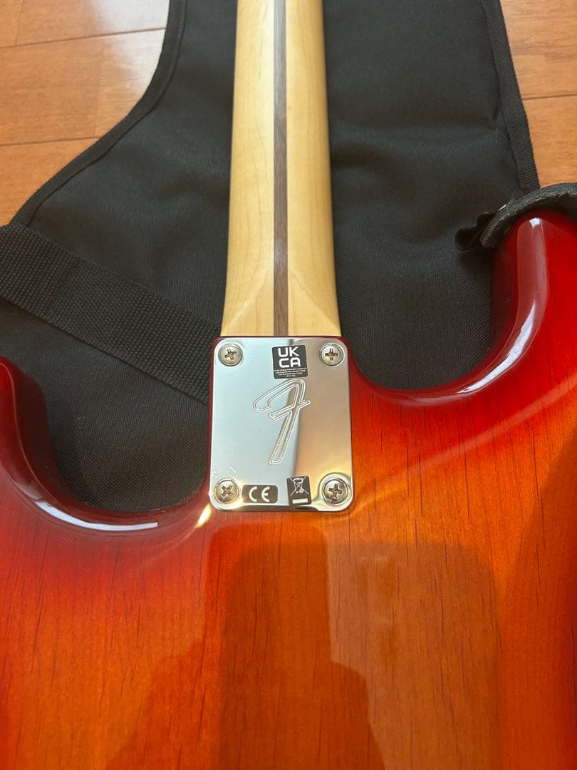 ほぼ新品フェンダーFender Stratocaster CherryBurst