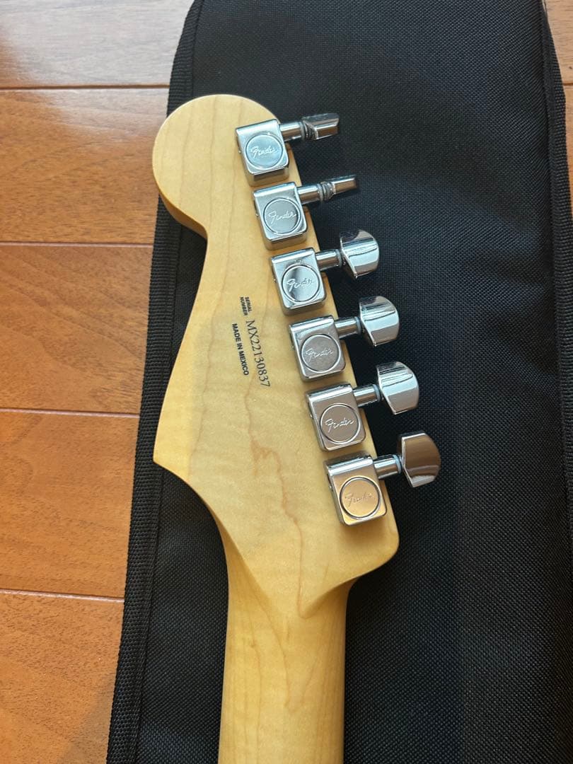 ほぼ新品フェンダーFender Stratocaster CherryBurst