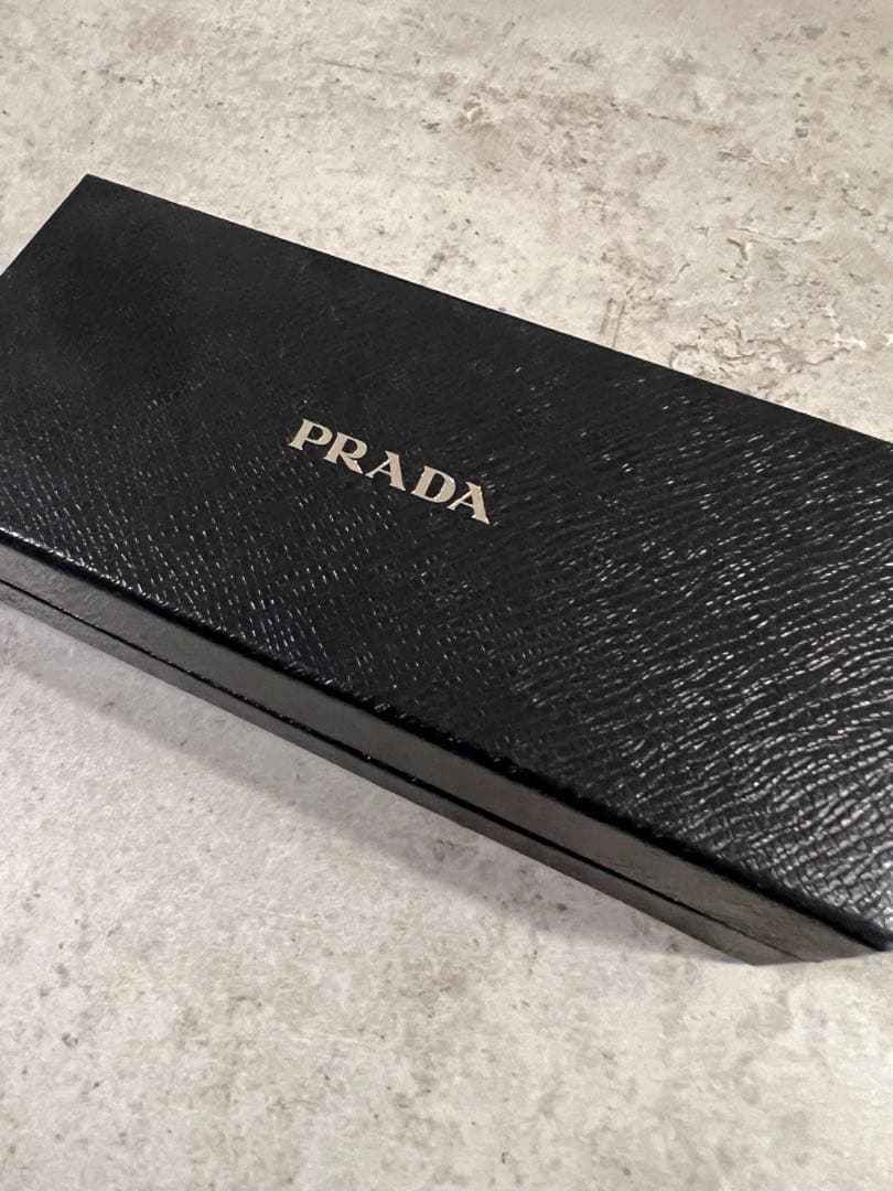 PRADA　L字ファスナーつきケース　キーケース