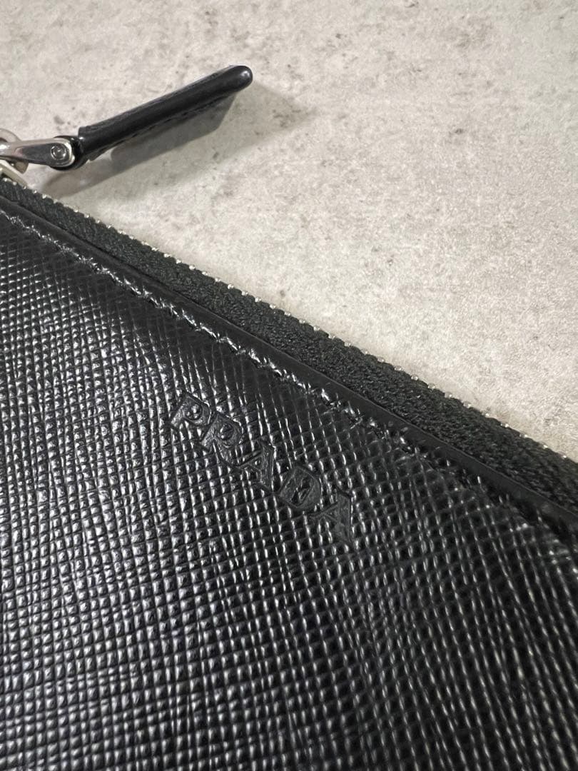 PRADA　L字ファスナーつきケース　キーケース