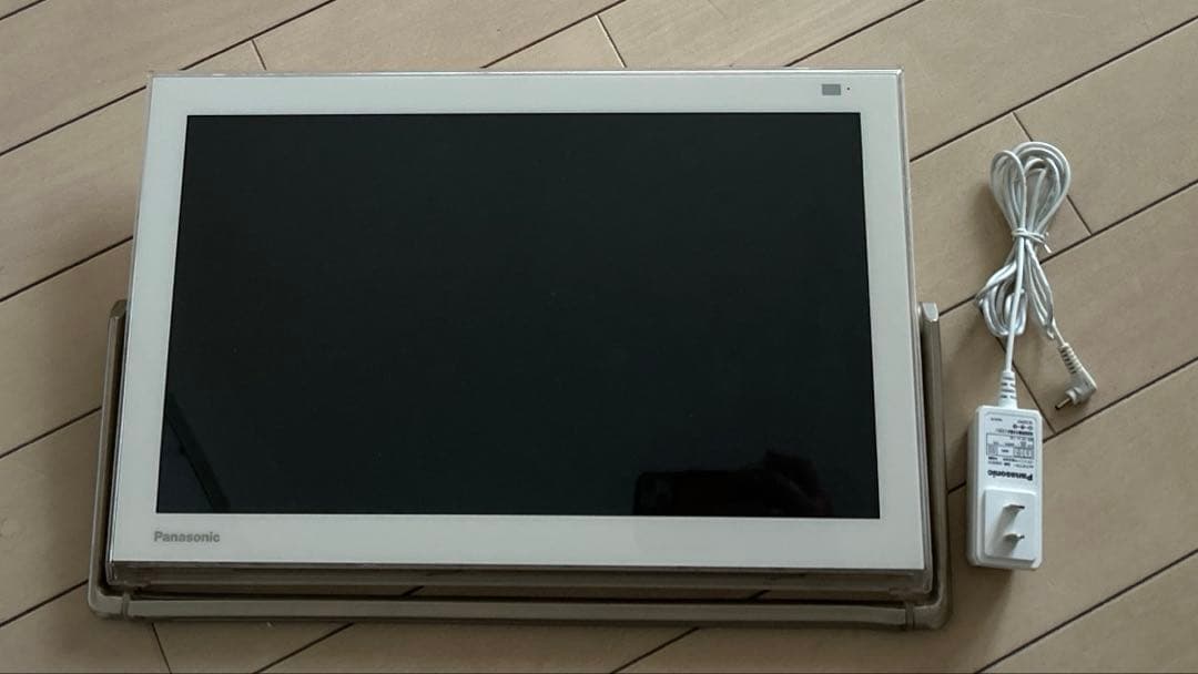 Panasonic UN TD6S ポータブルDVDプレーヤー モニター充電不可