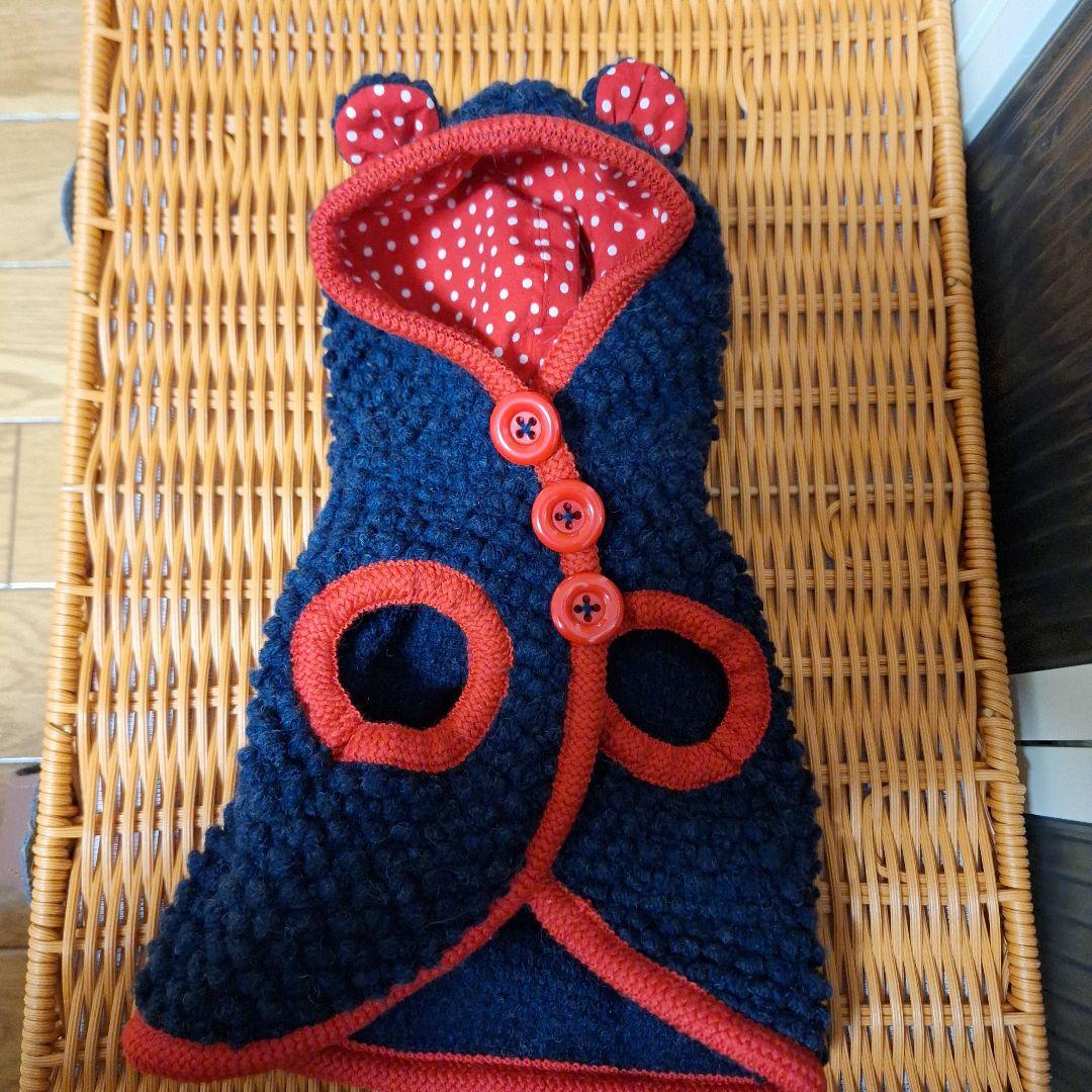 犬服 ネイビーと赤のボタン付き