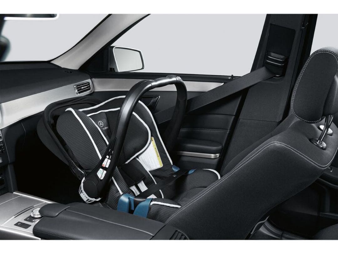 Mercedes-Benz チャイルドシート