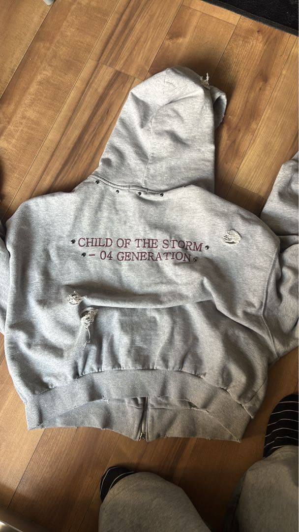 RADIANT パーカー (今のところPOPUP限定) らんくん着用