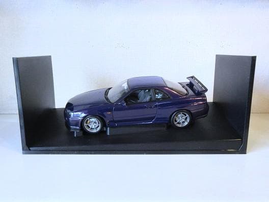 特価 AUTOart 1/18 スカイライン GT-R ミッドナイトパープル