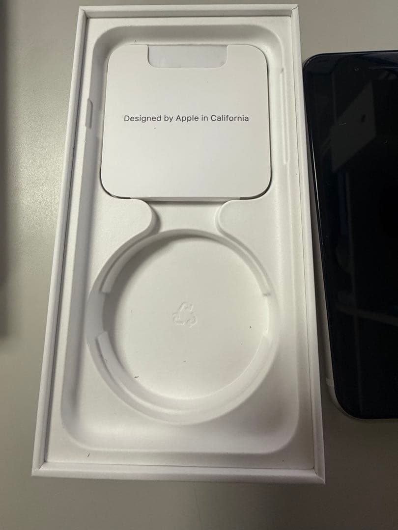 【バッテリー100％】iPhone SE （第3世代） 128GB スターライト