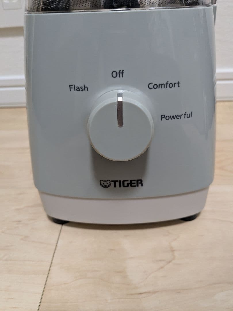 TIGER ミキサー　ブレンダー SKT-N101GM