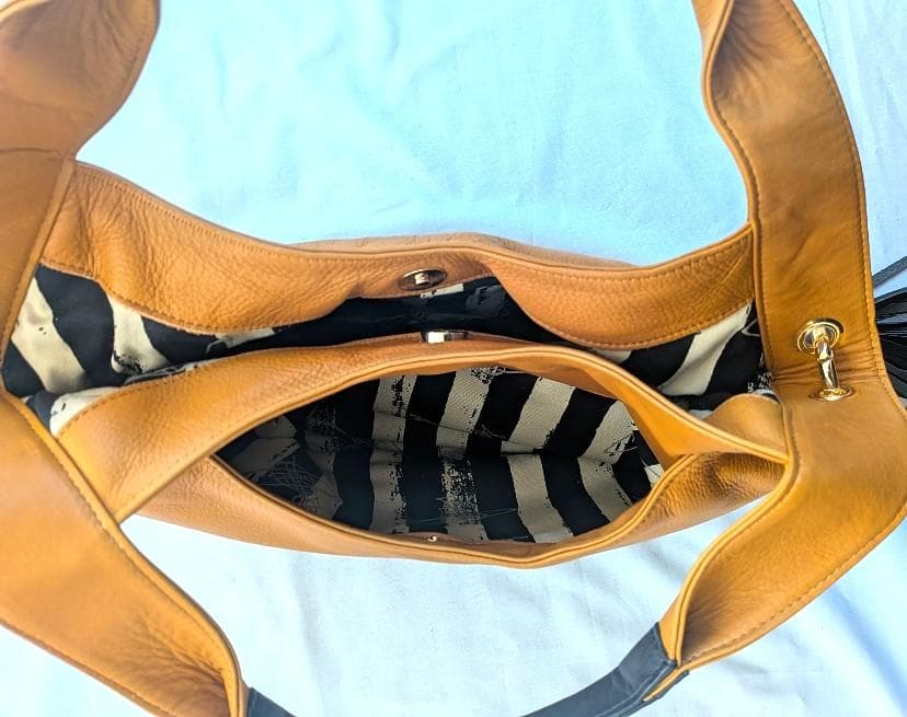 ヴィヴィアンウエストウッド ハンドバッグ フリンジ付き レザー キャメル