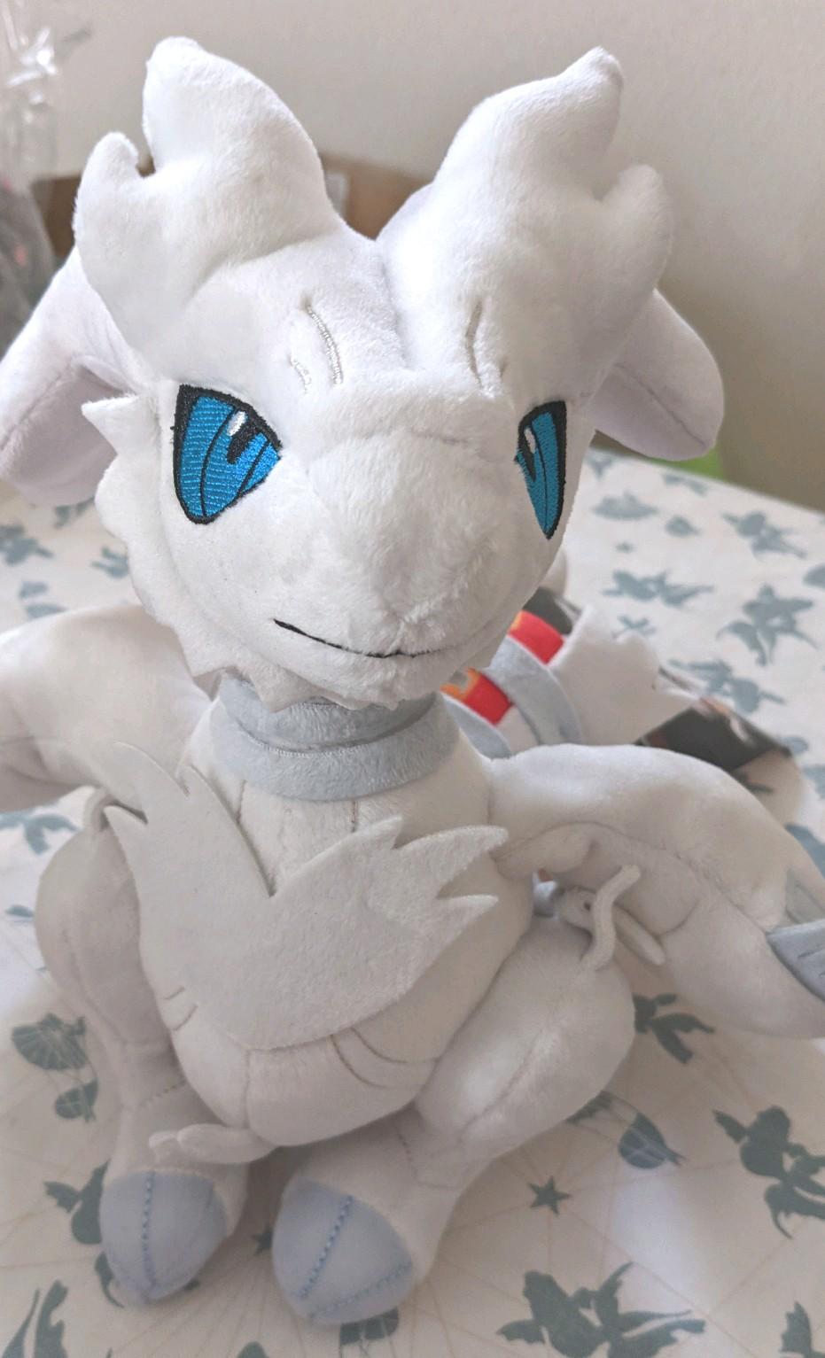 ポケモンセンター　レシラム　ボスごっこ　ぬいぐるみ