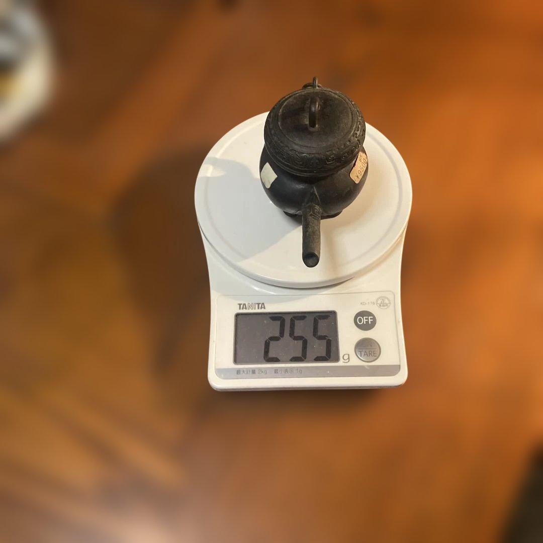 鋳鉄製の香炉の一点物ですお部屋のインテリアに最適です。