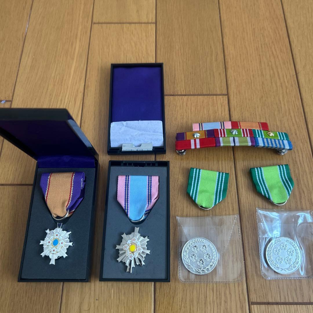 勲章セット 2個 ケース付き