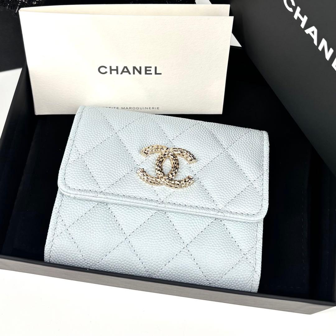 シャネル スモール フラップ ウォレット 三つ折り財布 キャビアスキン