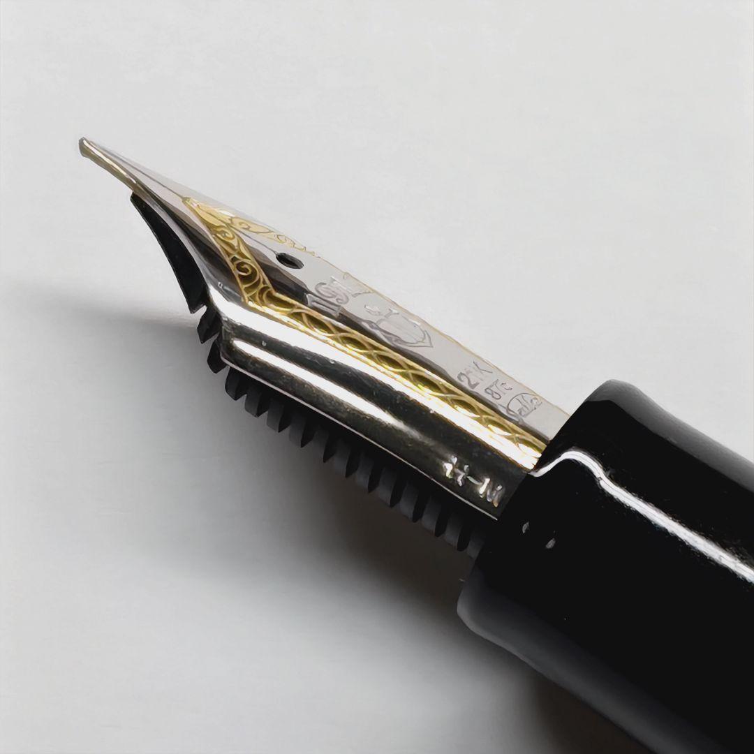 【ほぼ未使用】セーラー万年筆 プロフェッショナルギア 銀 M(中字)