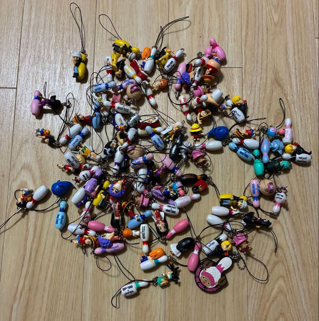 【非売品】 ラウンドワン ワンピース ストラップ 大量 70個くらい