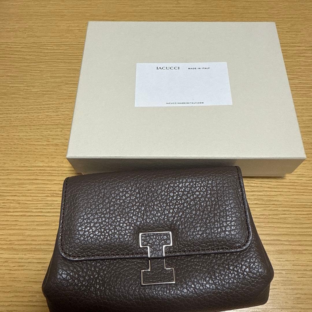 IACUCCI ブラウン 二つ折り財布