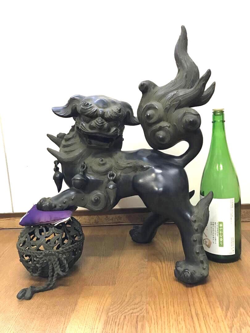 銅製：猛獅子置物