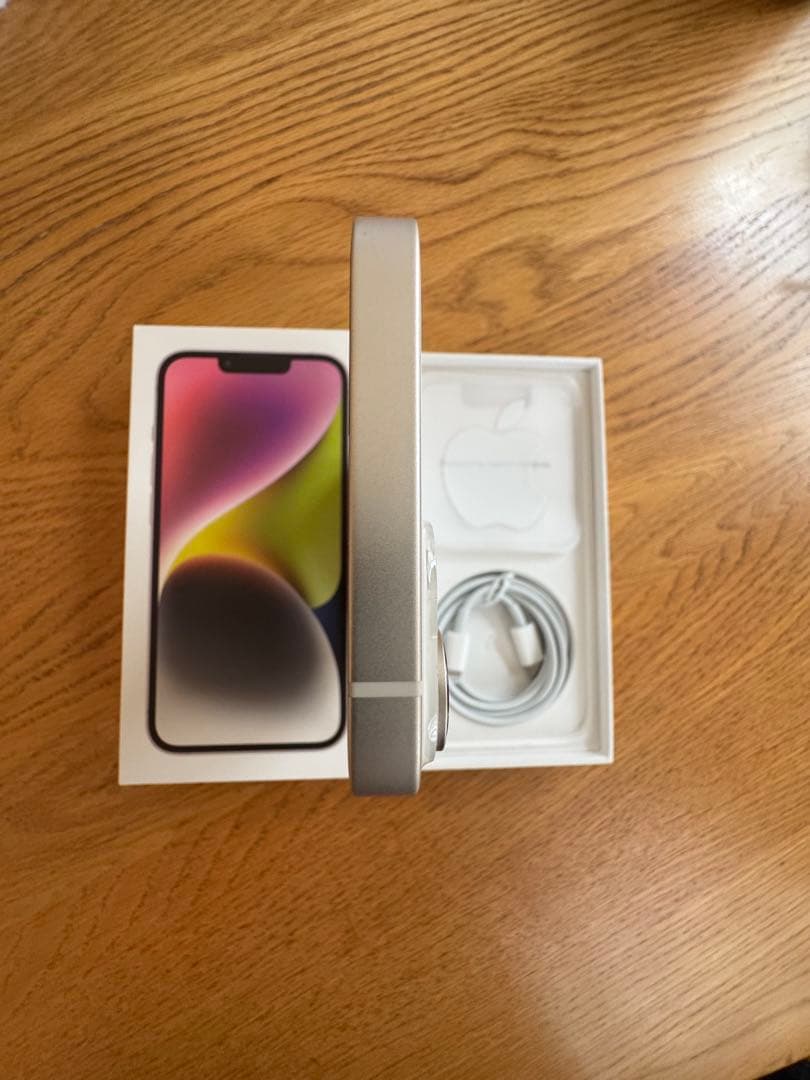 iPhone14 256GB SIM フリー　スターライト