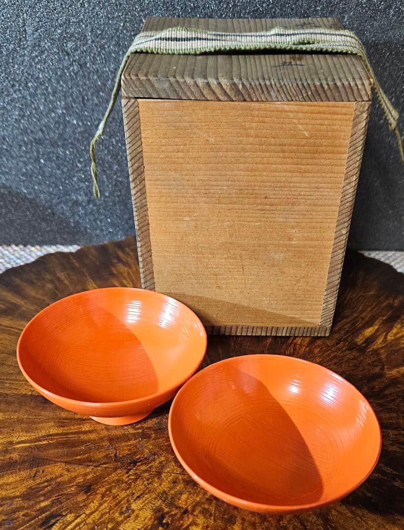 【時代古作品❗】明治時代頃　大徳寺好　洗朱漆塗盃　陶器製漆塗り　酒杯　酒器　2客