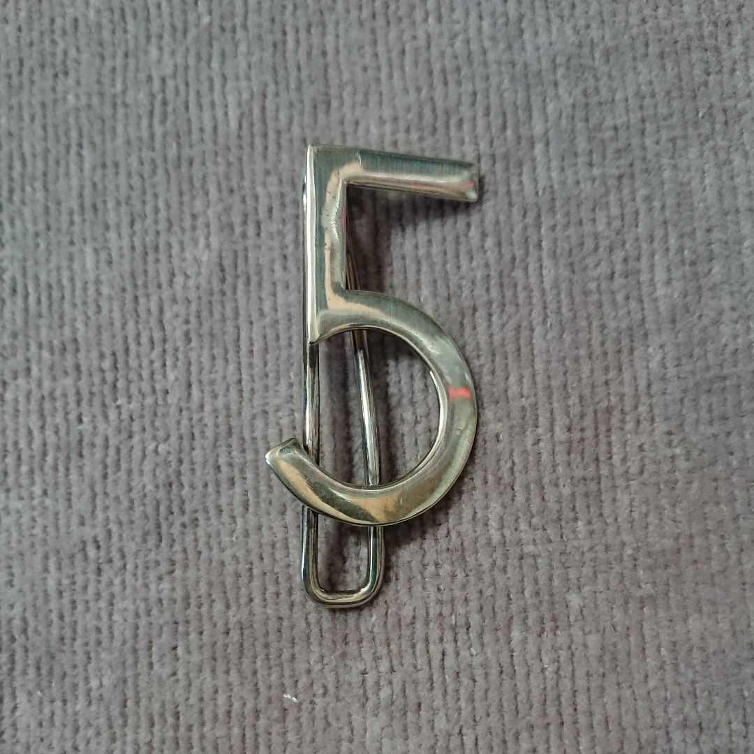 未使用 45R スカーフクリップ ブローチ シルバー 45rpm