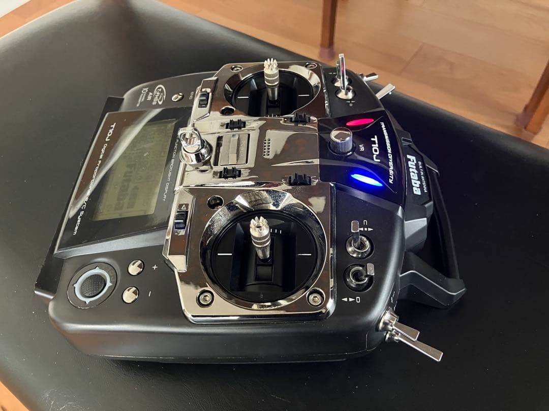 (新品同様)Futaba 10J-2.4GHz R/Cシステム　ダブルスプリング