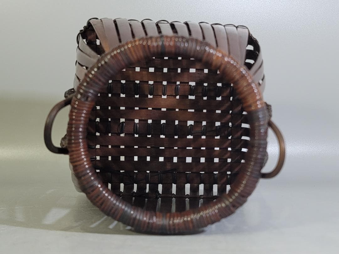 東山麓 東竹園斎作 煤竹網 四方形花籠 共箱 美品 DT606