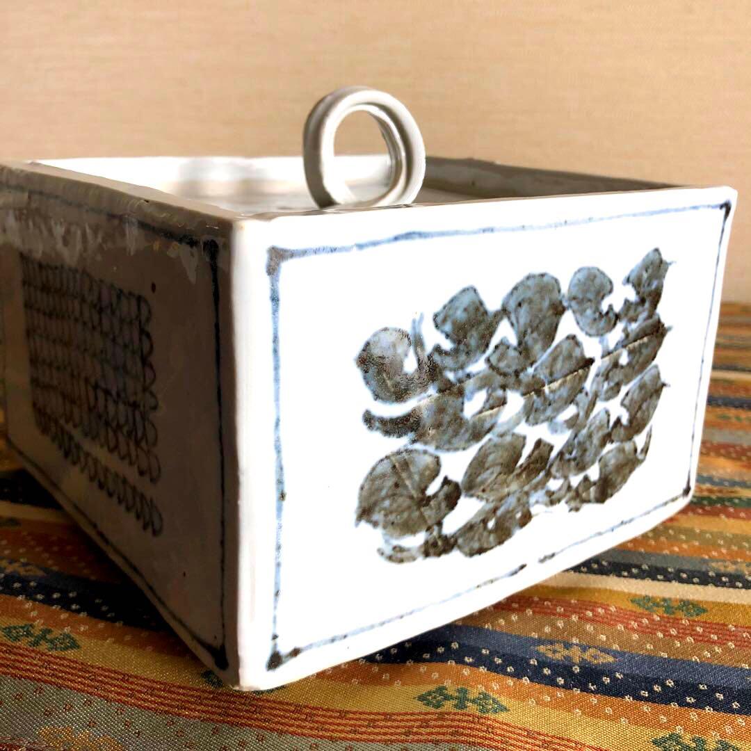 【値下げ】　水差　染付　河本五郎　染付四方水差　茶道具　瀬戸　河本礫亭　磁器