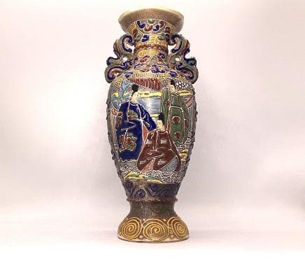 【 薩摩焼 粉彩貴人図双耳花生 】　高３１．５ｃｍ　明治初期